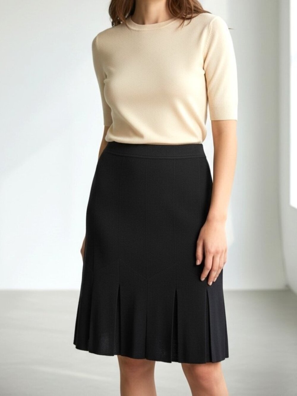 St. John Essentials Black Santana Knit Car Wash Hem Skirt Career Chic Size 14